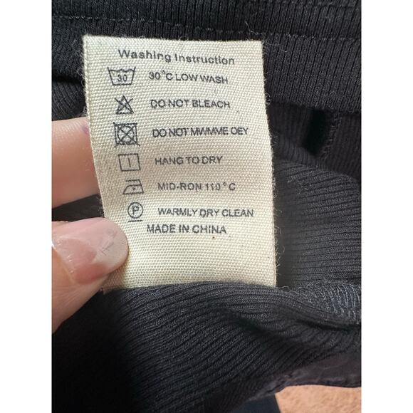 Chentaitai Black Stand Neck Asymmetric Long Sleeve Knit Top size Medium - Picture 5 of 16